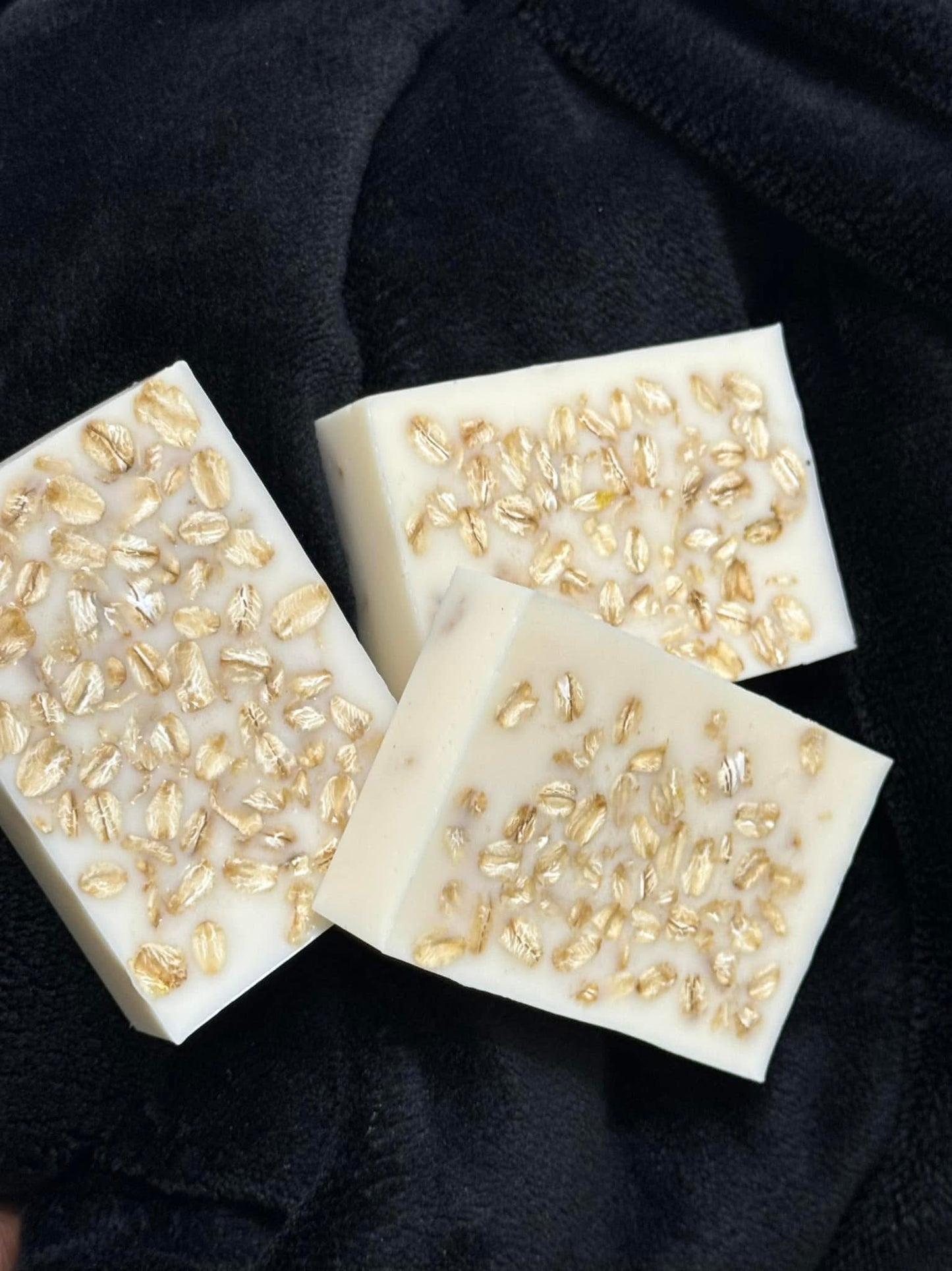 “DeJa Moo” 🐮- Gentle honey and goat milk cleansing bar